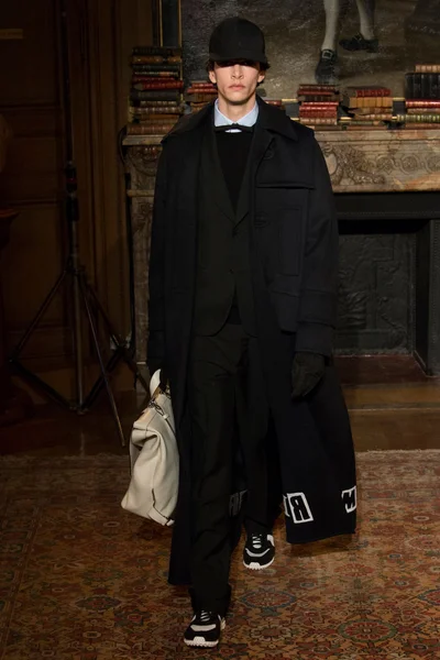 Look 1